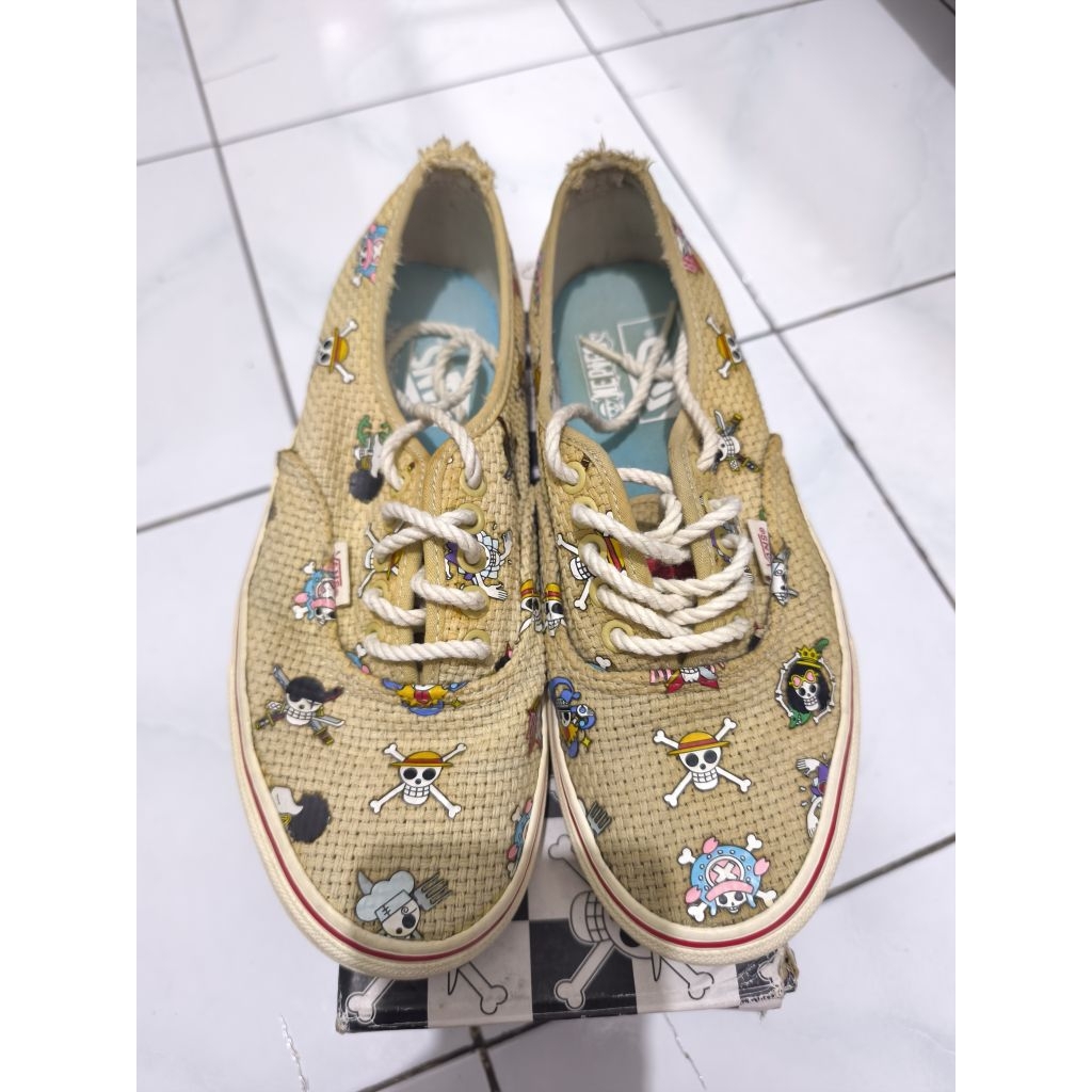 sepatu vans one piece