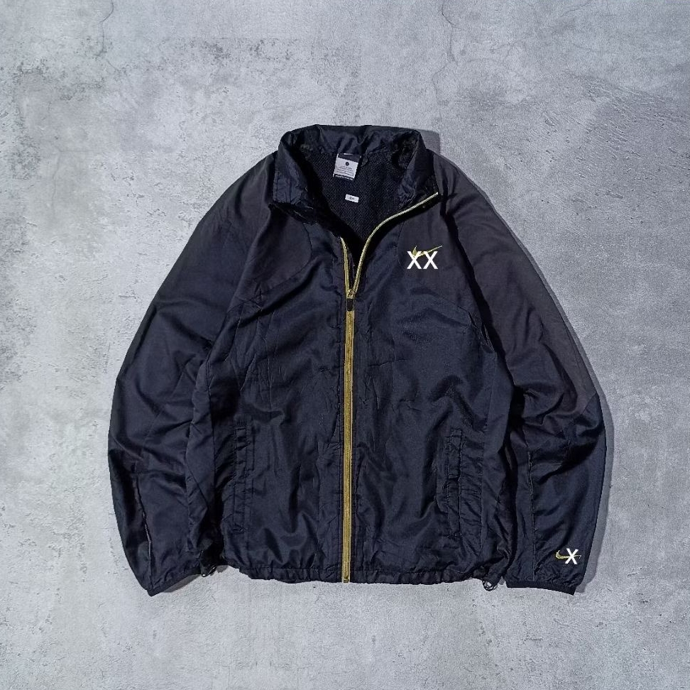 VINTAGE WINDBREAKER JACKET