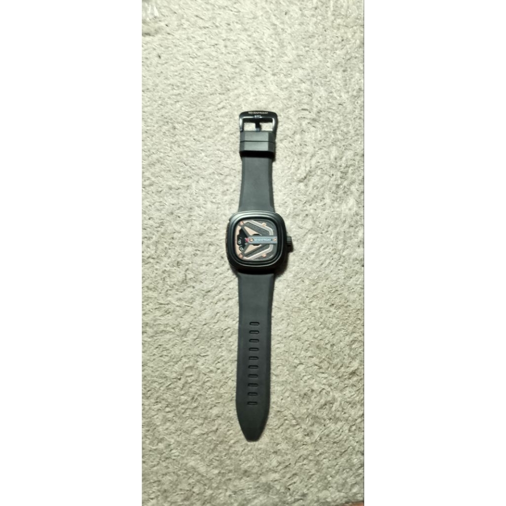 Jam Tangan Elegan Untuk Cowok Cewek