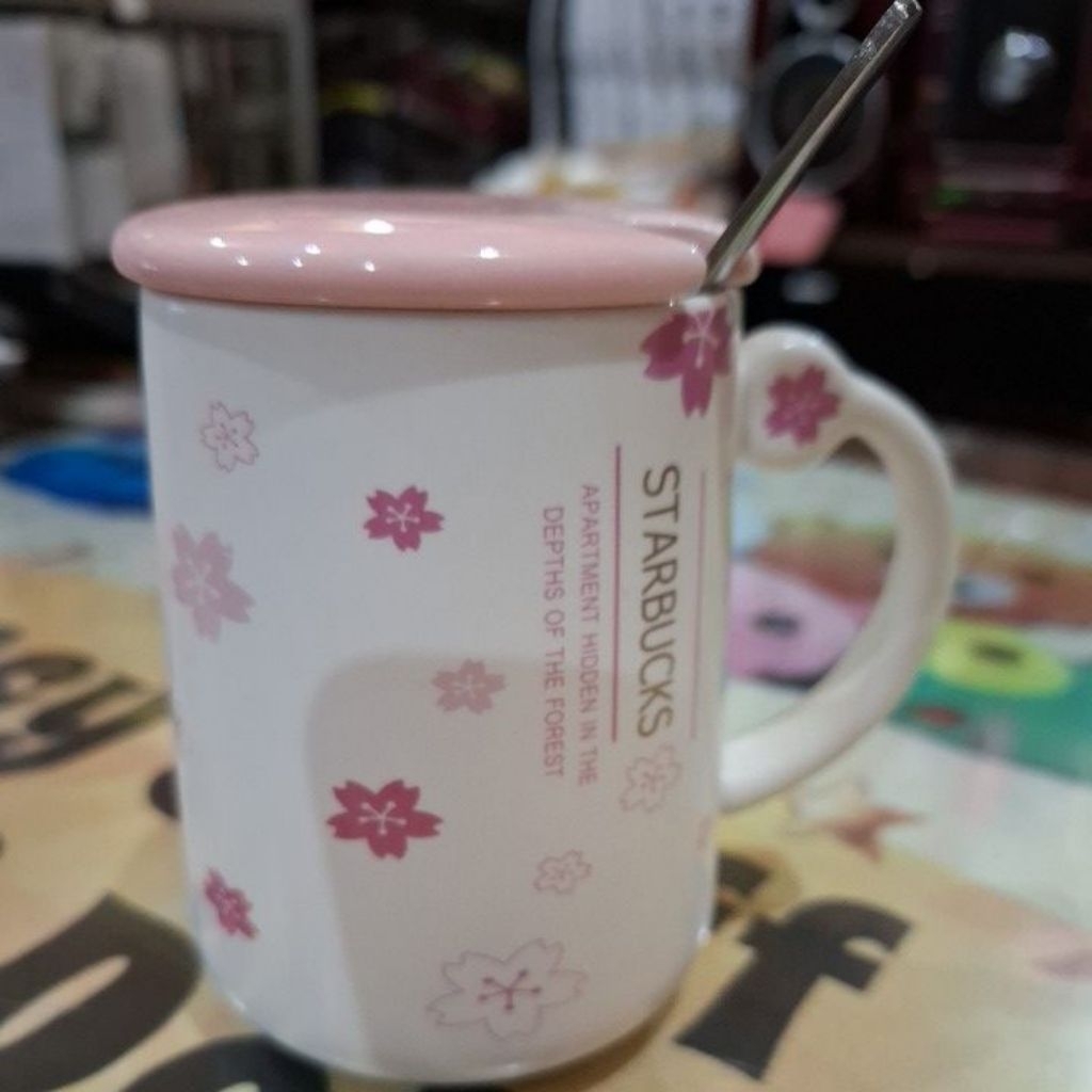 mug keramik ada tutup starbucks