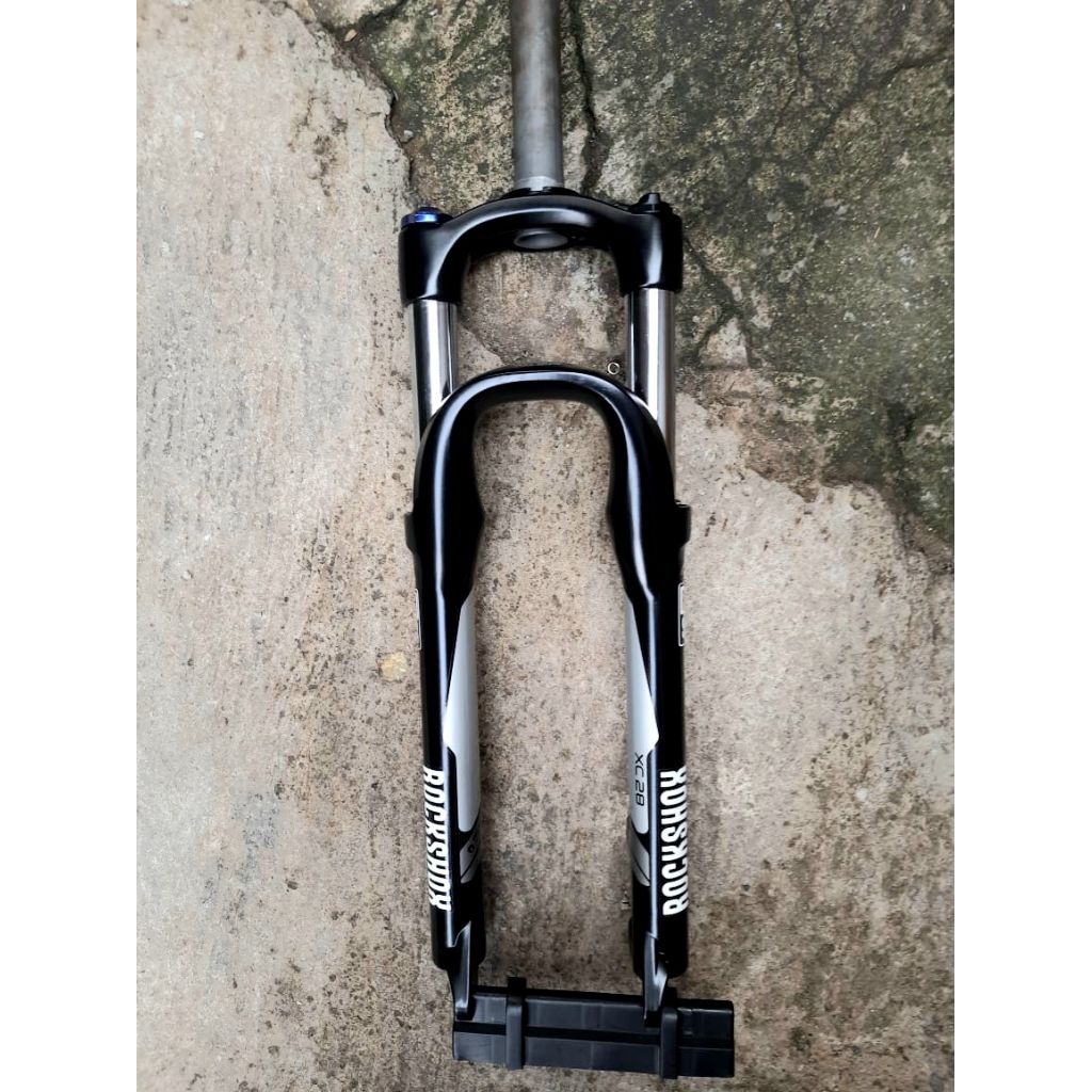 Fork Sepeda MTB Rockshox XC28