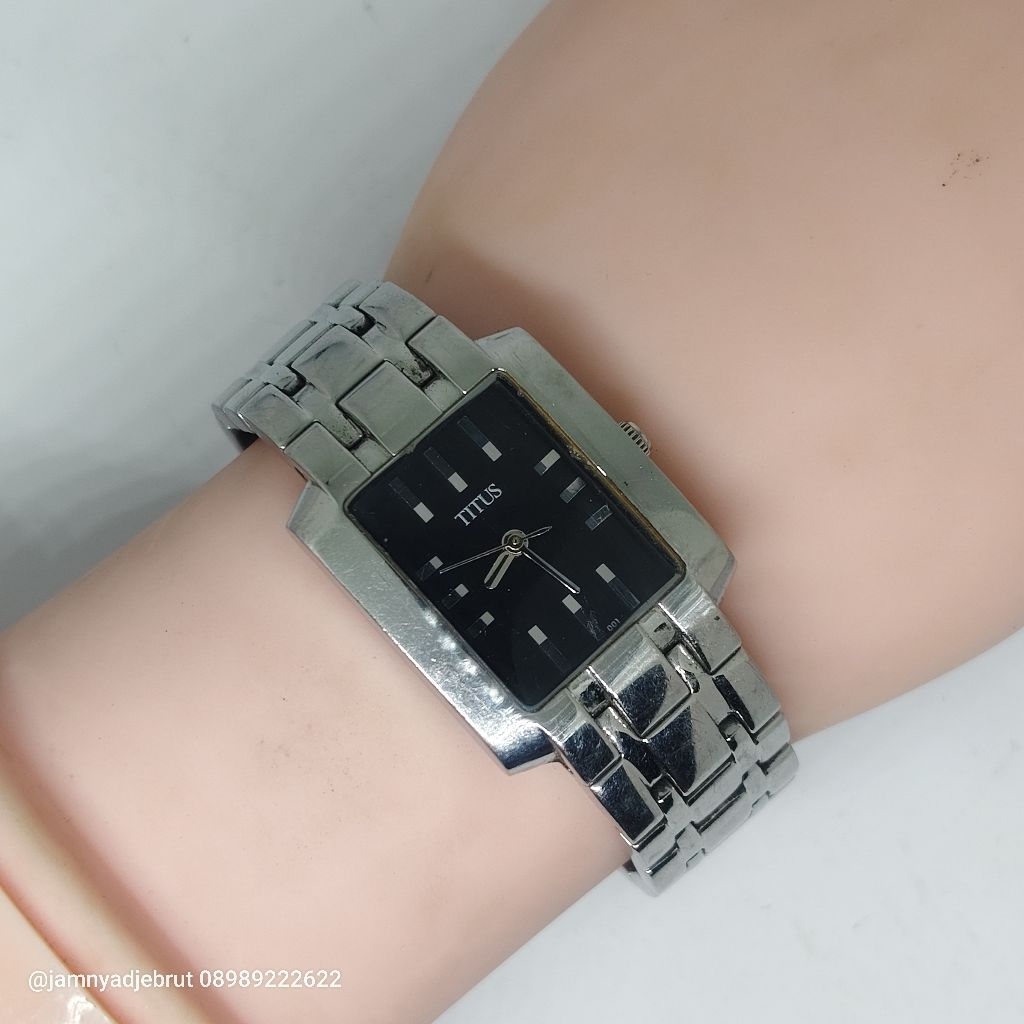 Jam Tank Titus 06-0913 Silver Black Bekas