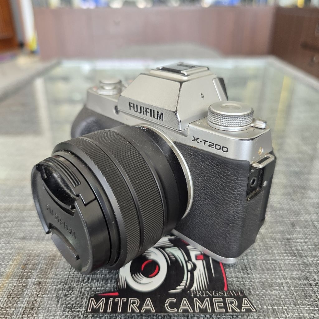 FUJIFILM XT200