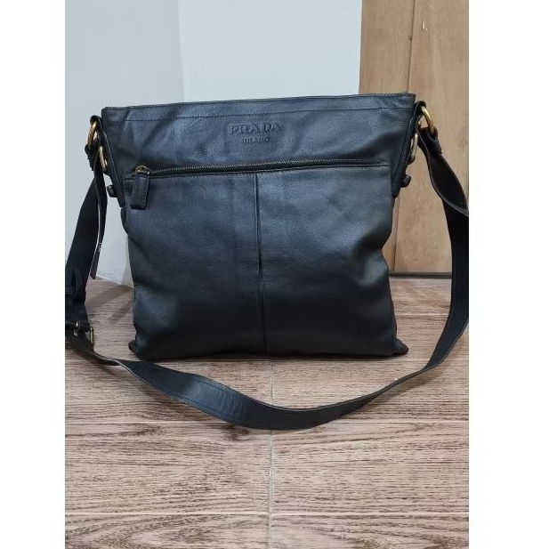 Preloved tas slempang Prada