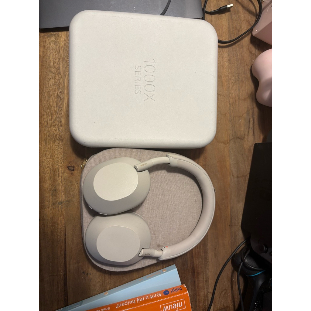 Sony WH1000XM5 second