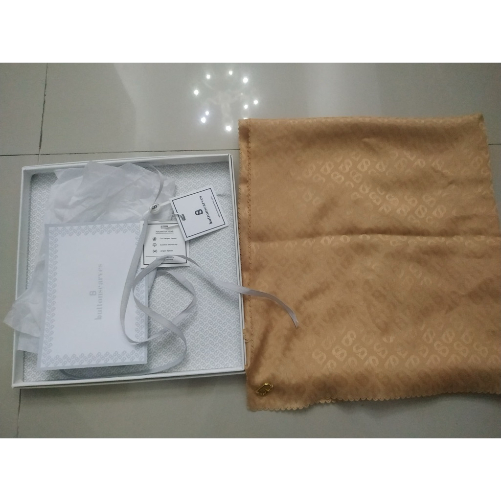 Preloved Jilbab Buttonscarves Tapis Embos