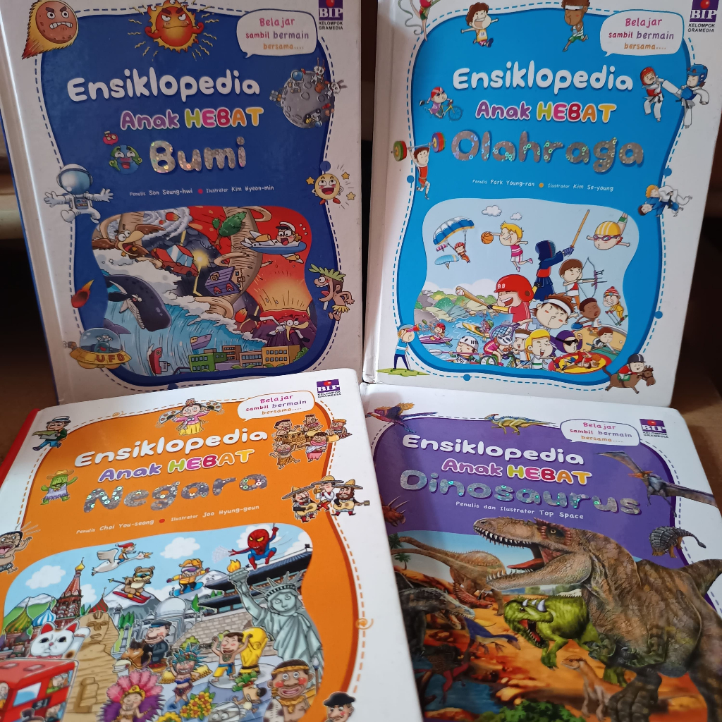 PRELOVED Buku Ensiklopedia Anak Hebat (Bumi, Olahraga, Negara, Dinosaurus)