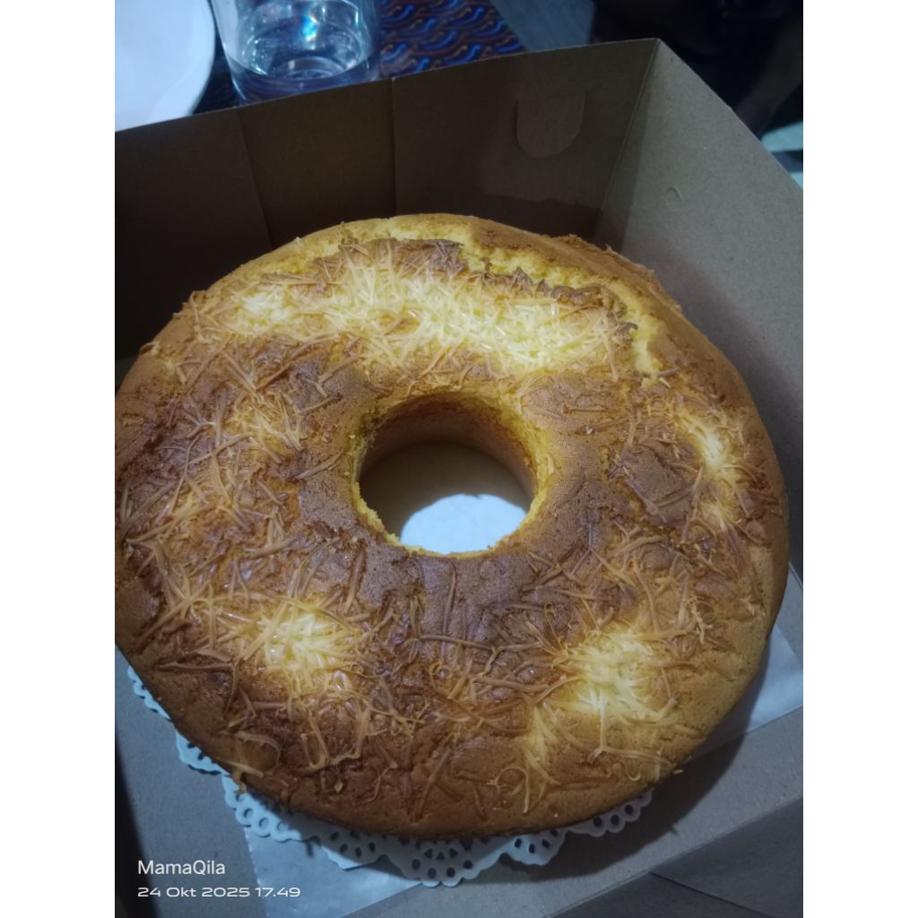 fresh from the oven!! bolu tape jadul keju