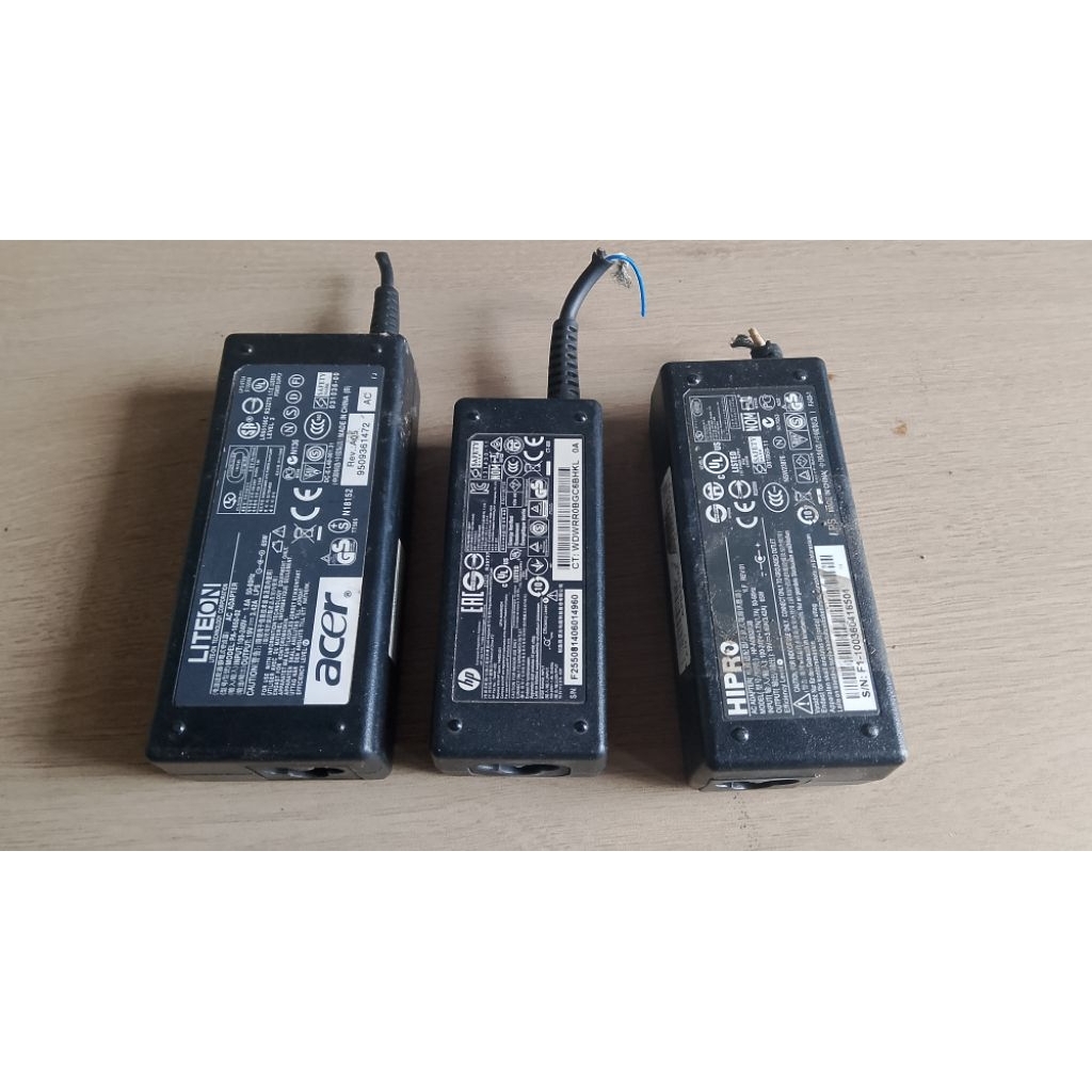 adapter laptop buntung output 19 vol/3,4 amper