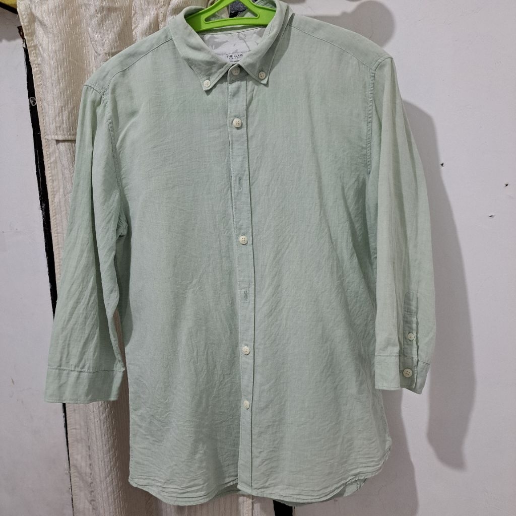 Kemeja Wanita Slim Fit