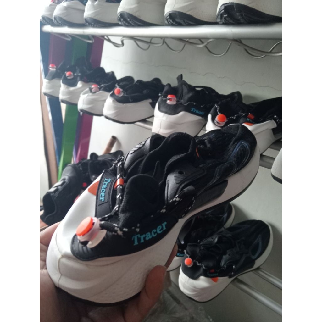 Sepatu Kets untuk kerja atau santai pria/wanita elegan