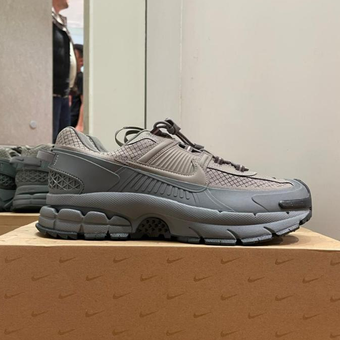 SEPATU NIKE ZOOM VOMERO ROAM NIKHV6901001