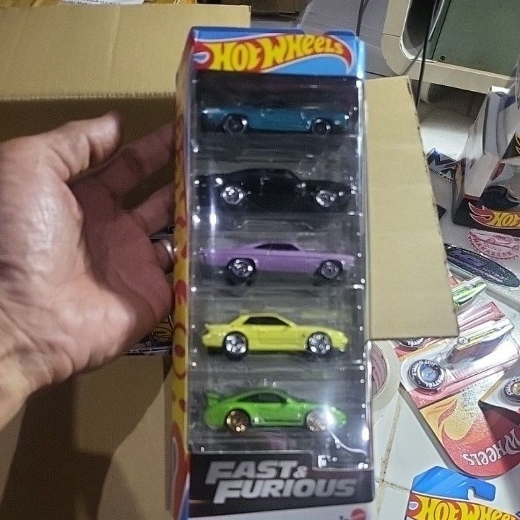 hotwheels fast & furious gift pack isi 5 dodge porsche nissan