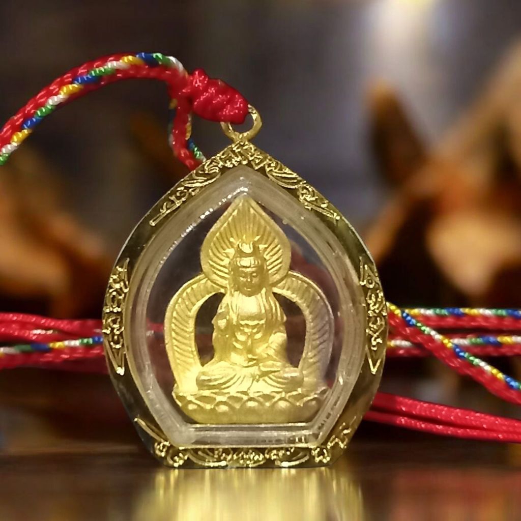 kalung liontin crom emas kwan im