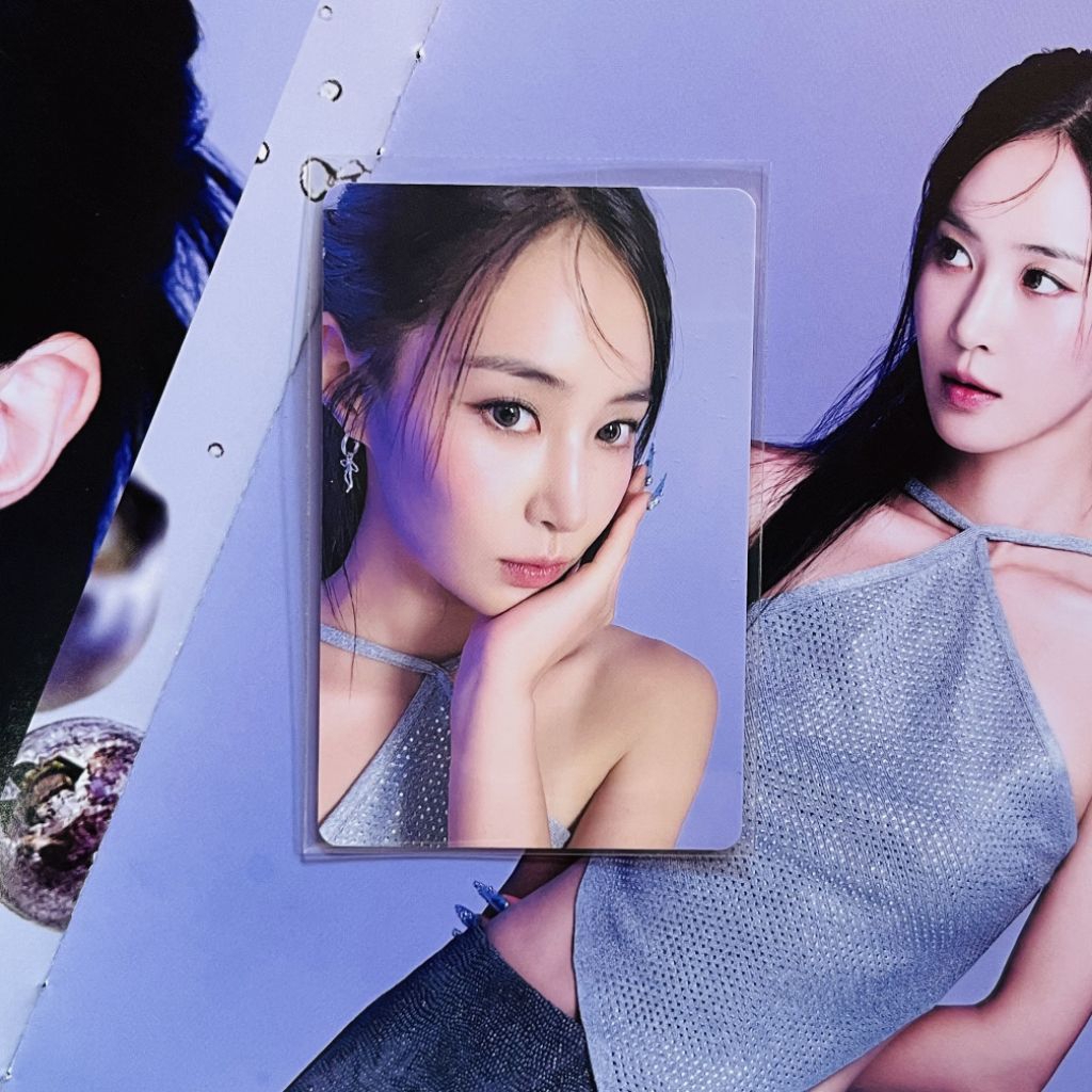 [trading card] girls' generation (snsd) seasons greeting 2025 yuri photocard pc sg