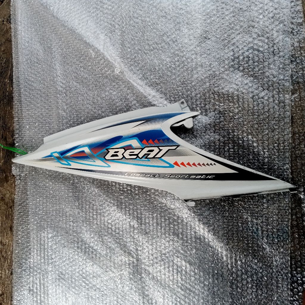 Cover Body samping bekas Beat Karbu putih kanan original