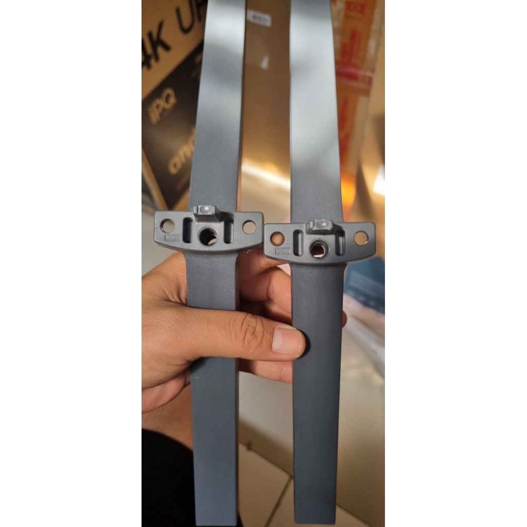 kaki tv stand tv lg 75inc / kaki tv lg 75UR80 / 75UR75 / 75UR77 75UP77 / 75UP80 / 75UQ80 / 75UQ90