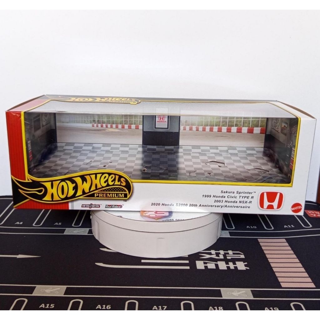 Hot Wheels Box Diorama Honda Series 2025 (Car Repair Shop Concept) - Box Only