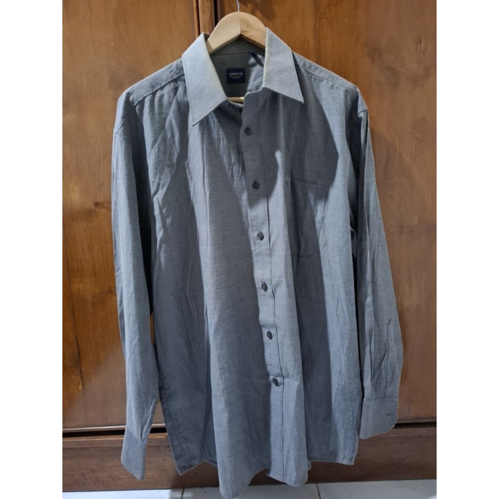 kemeja pria dewasa. kemeja formal. kemeja formal pria. kemeja lengan panjang