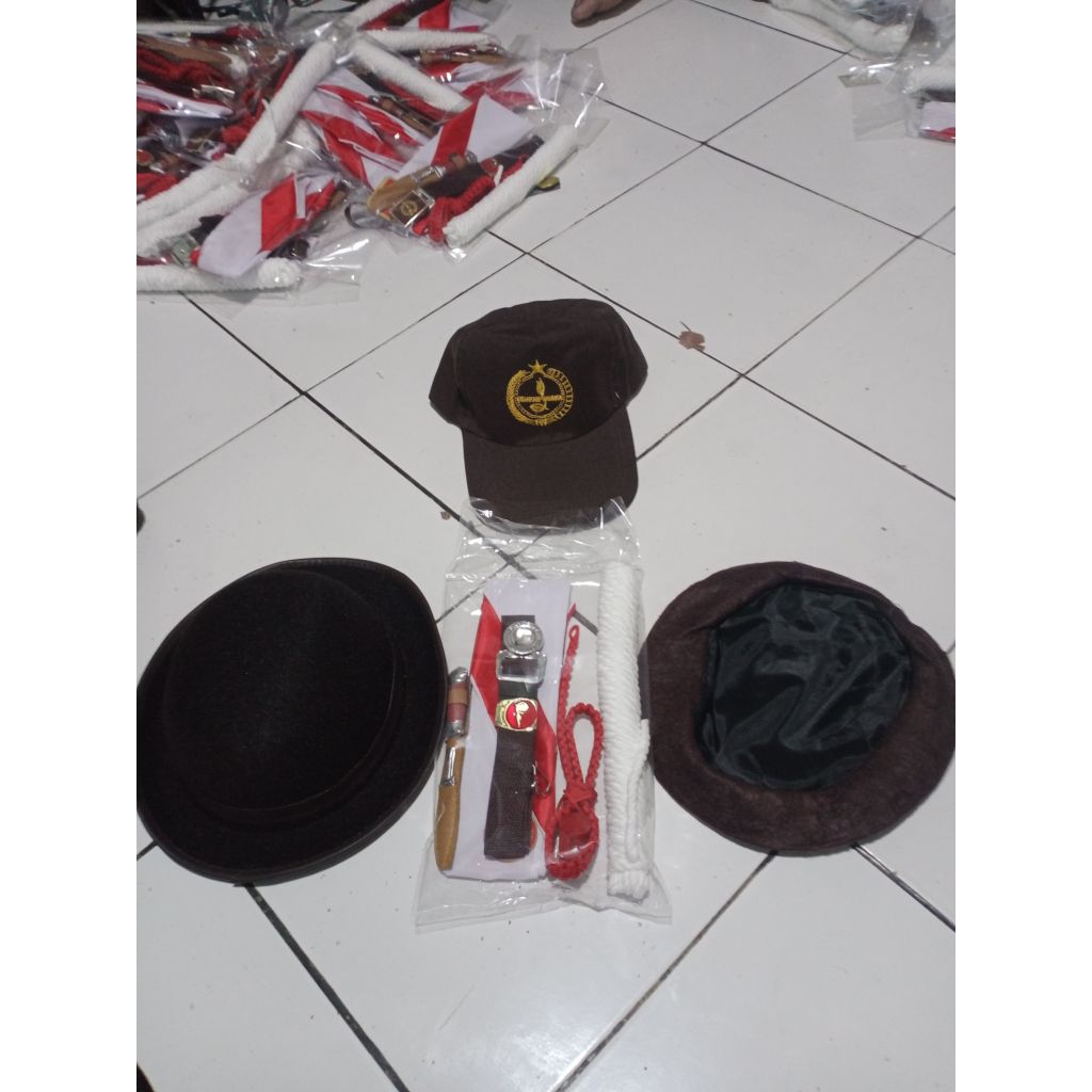 set atribut perlengkapan Pramuka penggalang putra putri lengkap