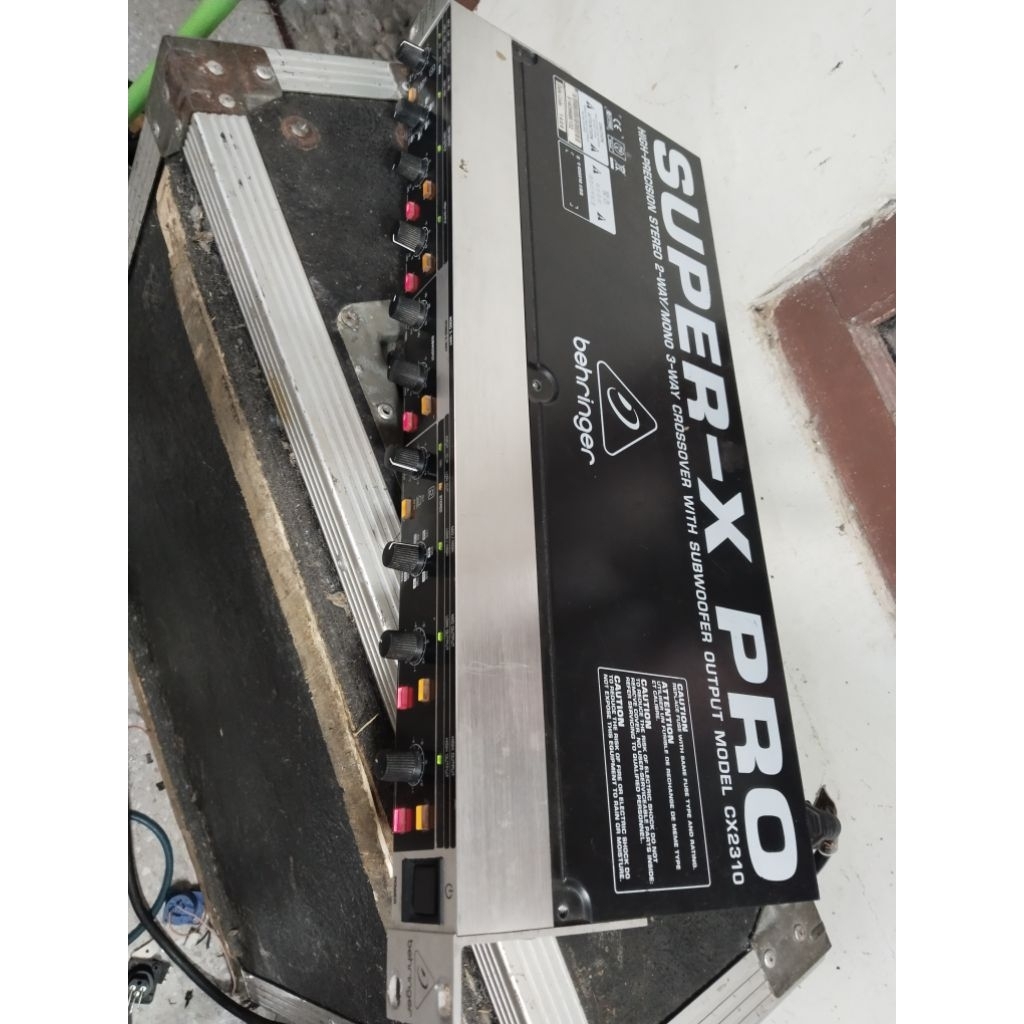 crossover behringer cx2310 bekas