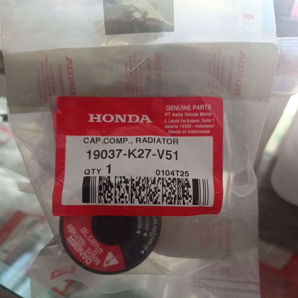 19037-K27-V51 Tutup Radiator Vario 150 Pcx 150 Original