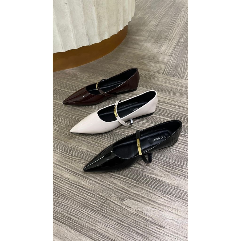 Likyara Flat VALERiE  SHOES