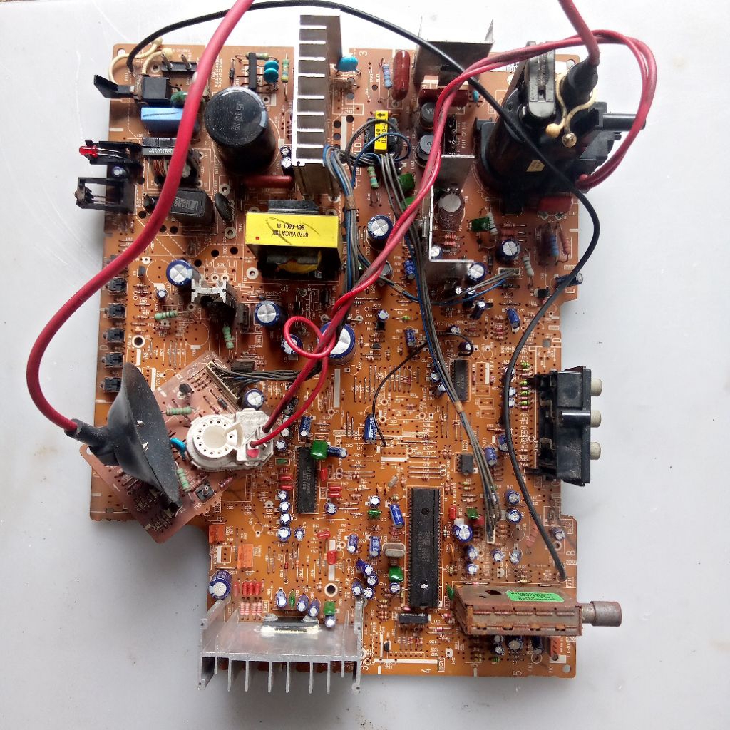 mesin tv LG tabung 21inch layar datar/flat,komponen lengkap,cabutan blm test/gambling