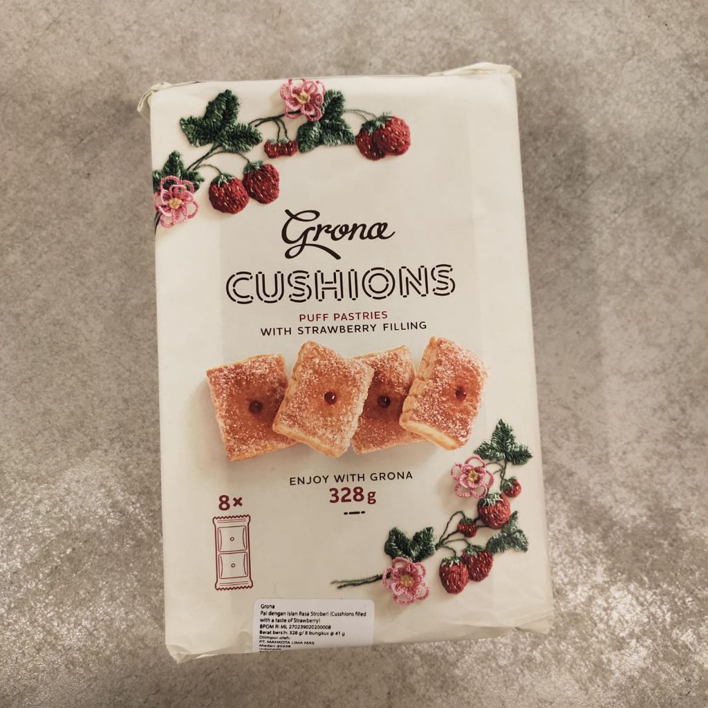 Grona Cushions Puff Pastries isi Strawberry snack import