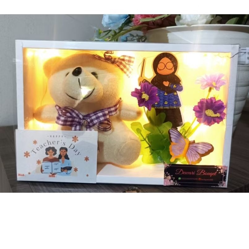 bouqet boneka box / buket box boneka / gift box / buket hari guru