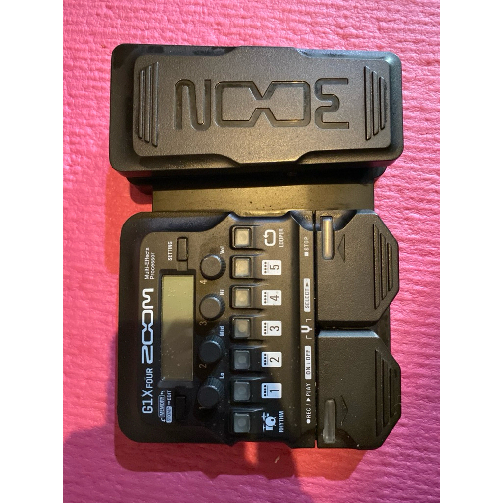 efek gitar zoom g1x four second