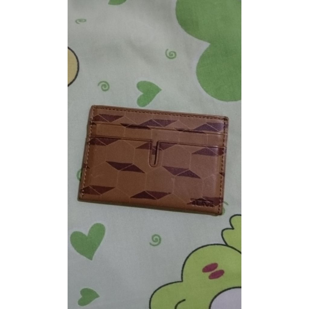 dompet kartu tumi