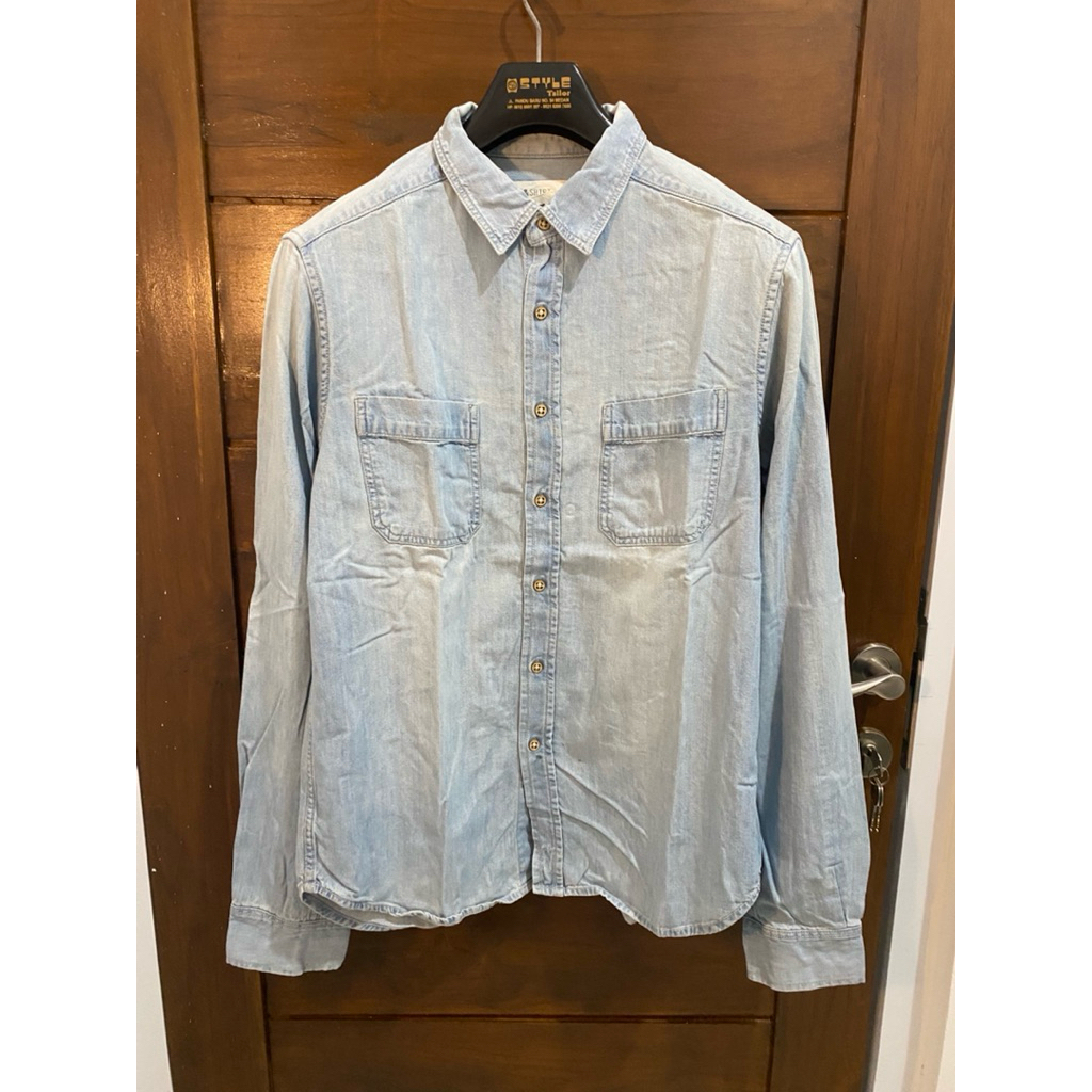 kemeja hnm jeans biru muda size M dan Ramones hitam size L original preloved