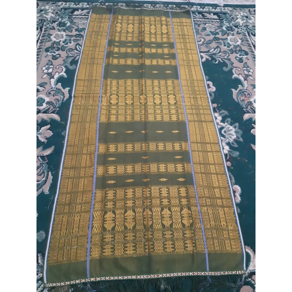 Uis Nipes Hijau Tumpal Gold