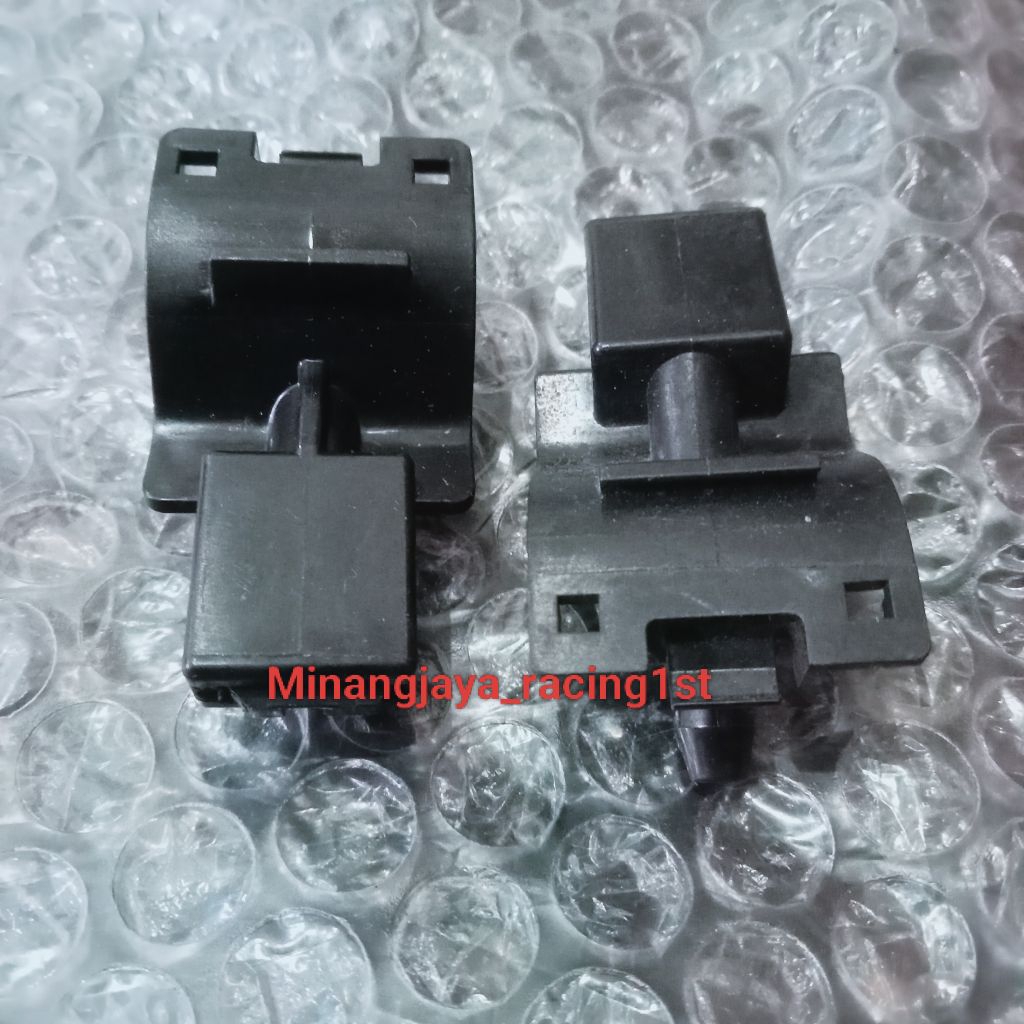 Nozel wiper kaca depan Toyota Innova Reborn, Fortuner, Yaris , Vios Original