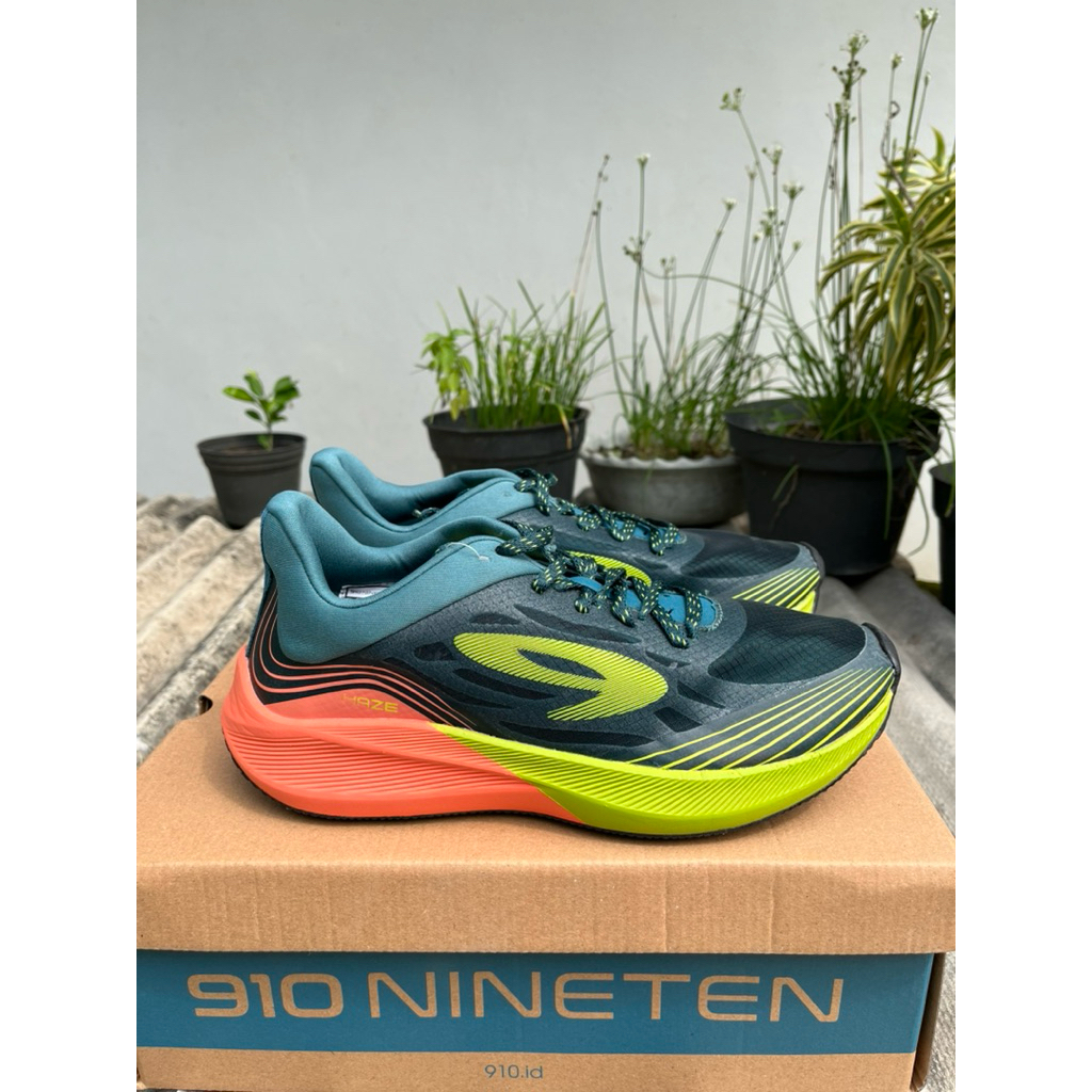 SEPATU RUNNING NINETEN HAZE VISION 1.0