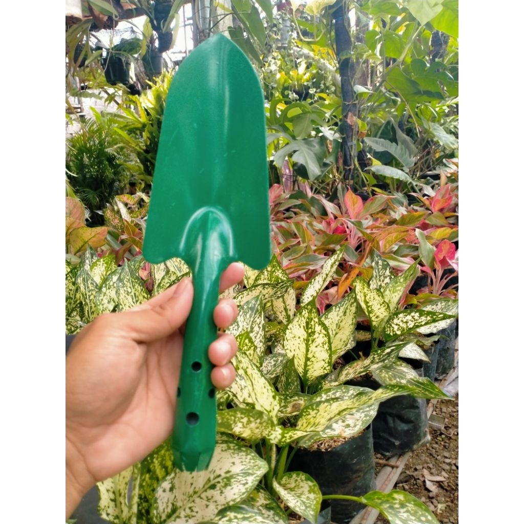 Cetok Sekop Pot Bunga dan Tanaman