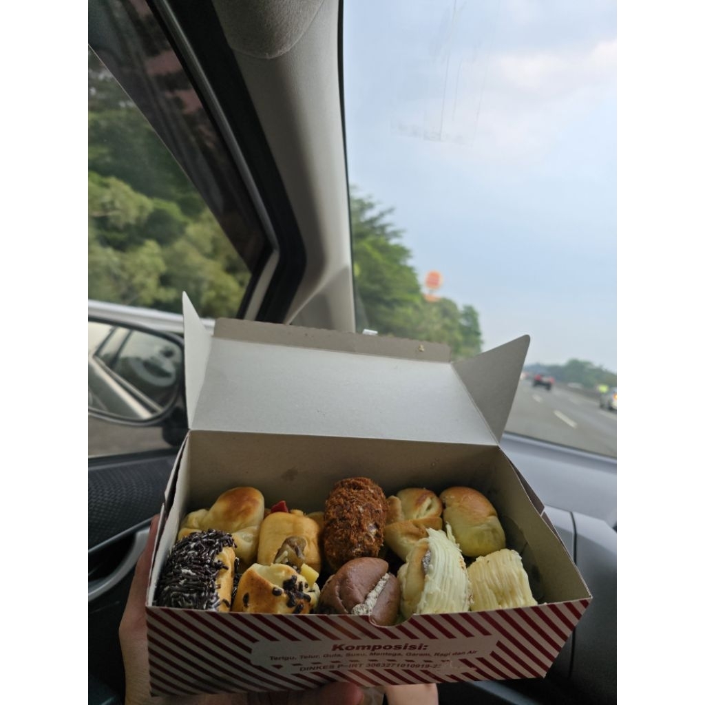 JASTIP ROTI UNYIL VENUS BOGOR (Request Cust)