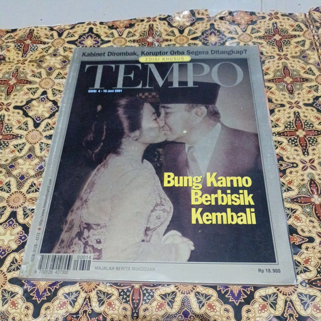 Edisi khusus Majalah Tempo 2001 - Bung Karno Berbisik kembali