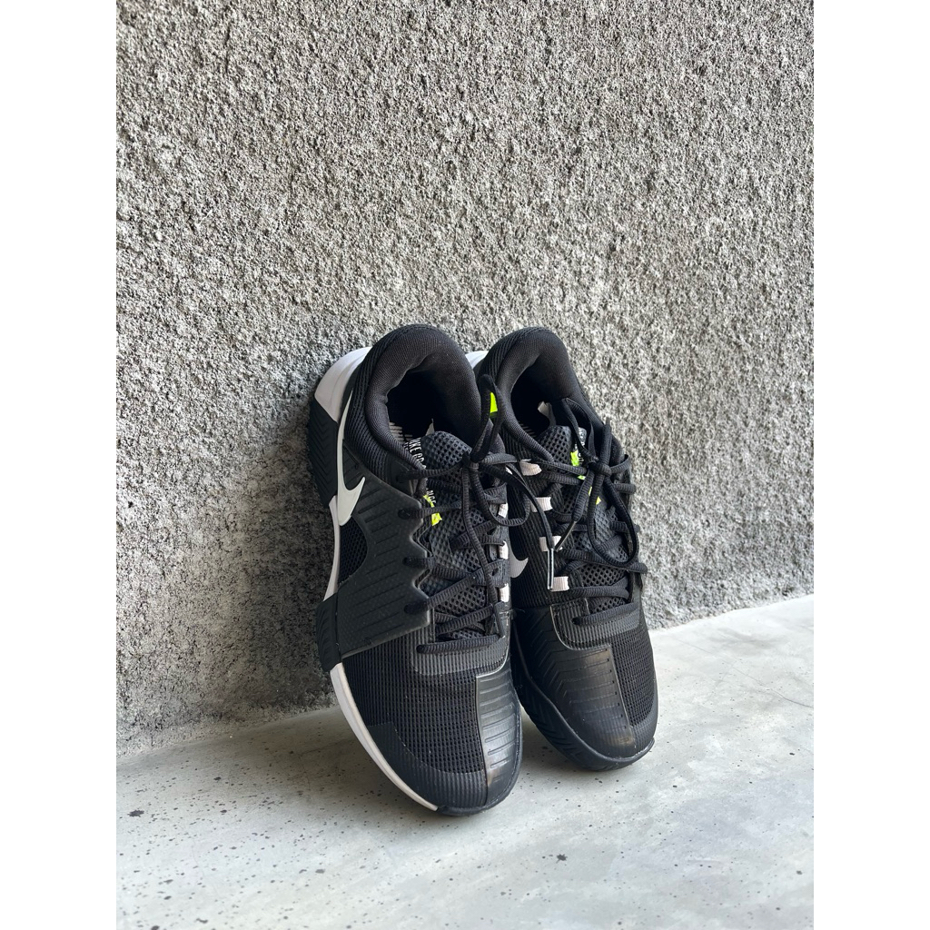 Sepatu Tenis Nike Zoom GP Challenge 1