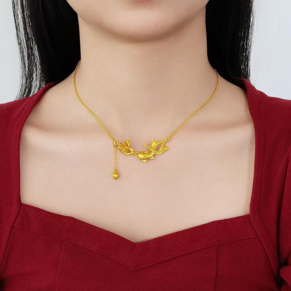 [Baru Tiba] Kalung Titanium Berlapis Emas  Motif Koi dan Teratai - Kerajinan Tradisional dengan Rumb