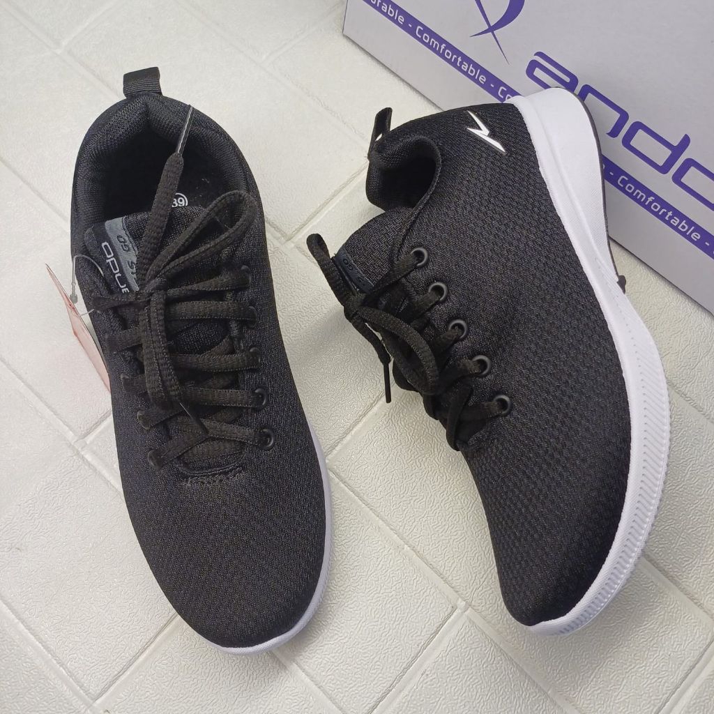 Sepatu snekers Ando hitam/putih