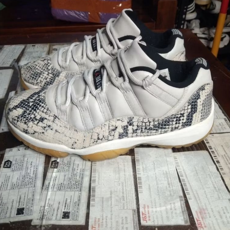 Jordan 11 "snake skin" size 40 insole 250