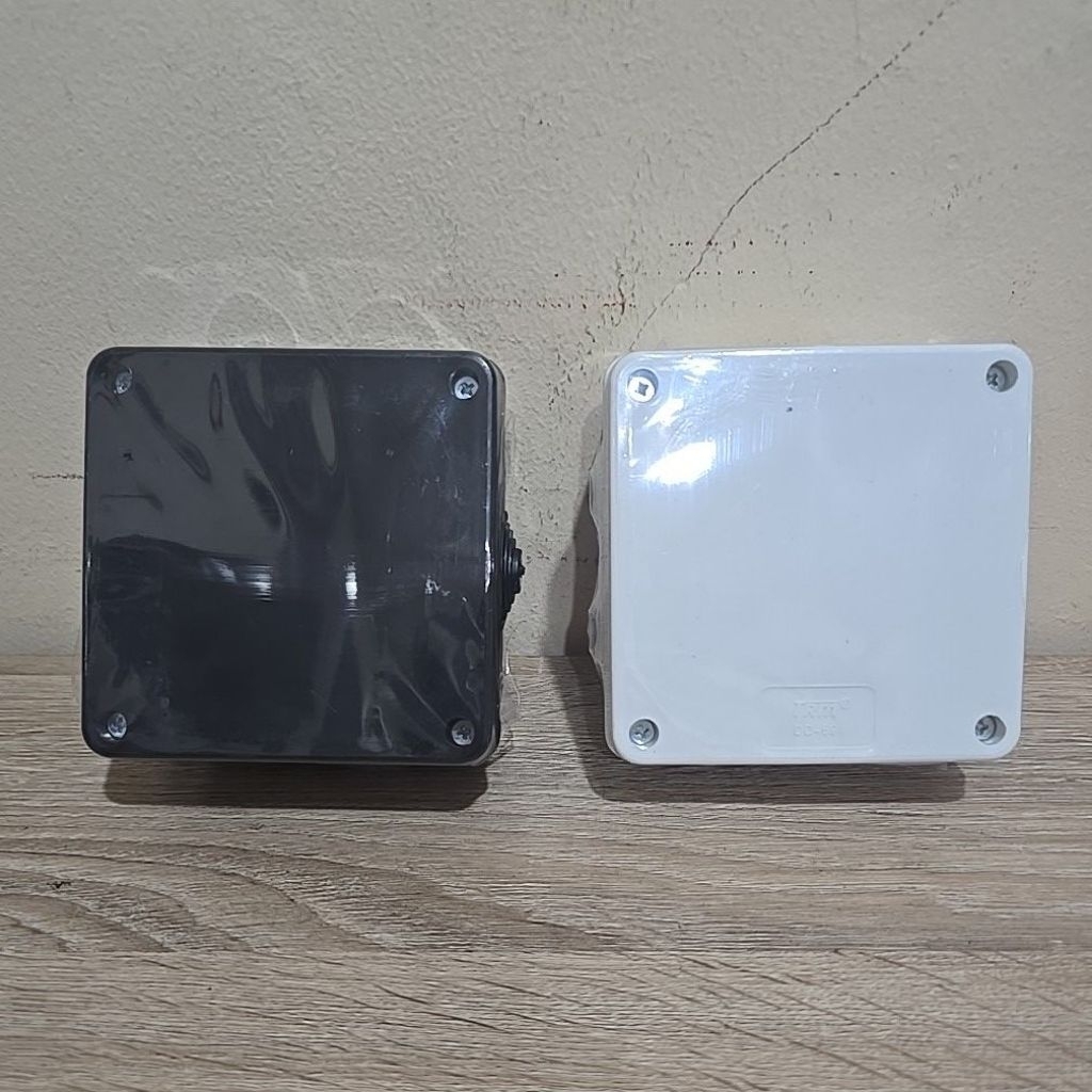 DURADUS DORADUS JUNCTION BOX PERSEGI PUTIH HITAM