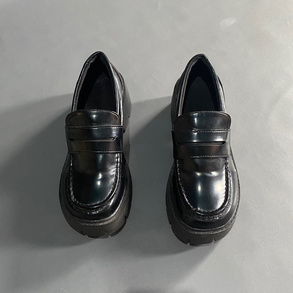 sepatu docmart hitam