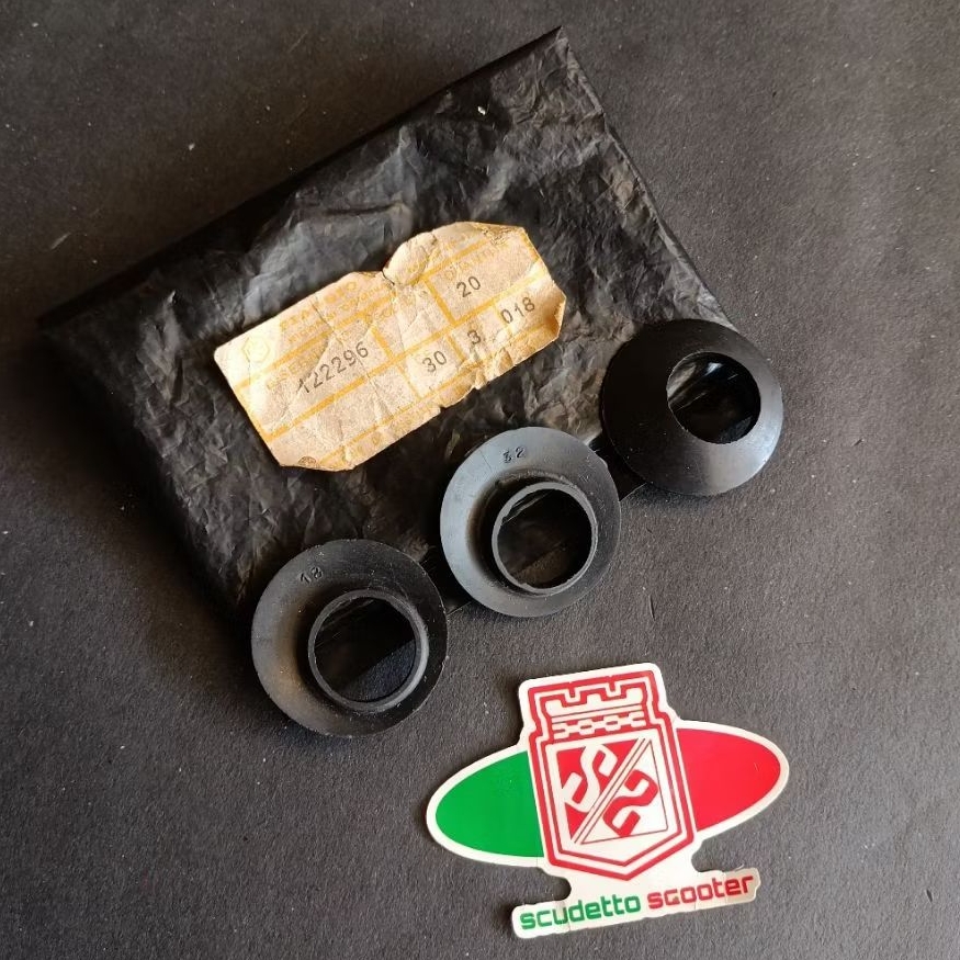 karet tutup kunci stang vespa sprint super piaggio ori nos satuan