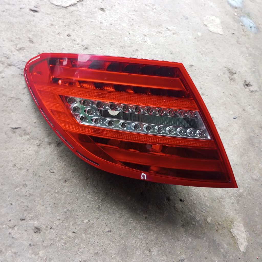 stop lamp mercy W204 kiri facelift