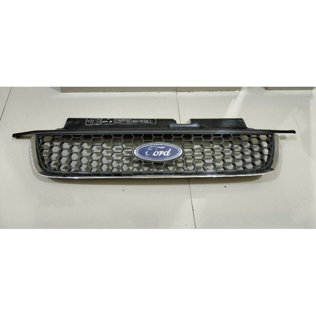 gril grill Ford escape 2003-2005 original