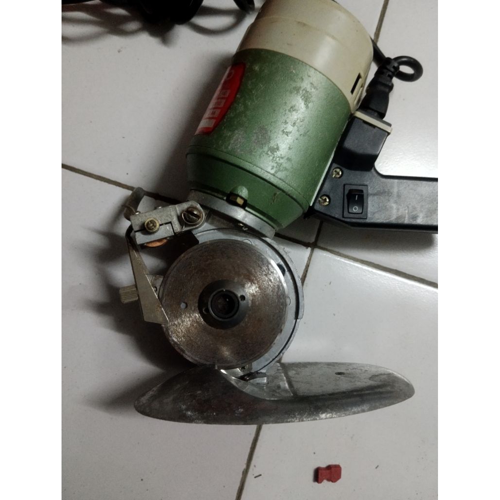 mesin potong kain YAMATO