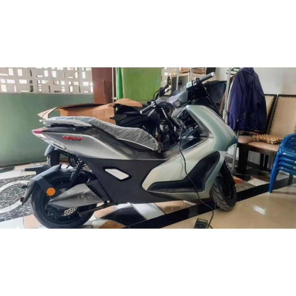 uwinfly m100 bekas baru 2 bulan